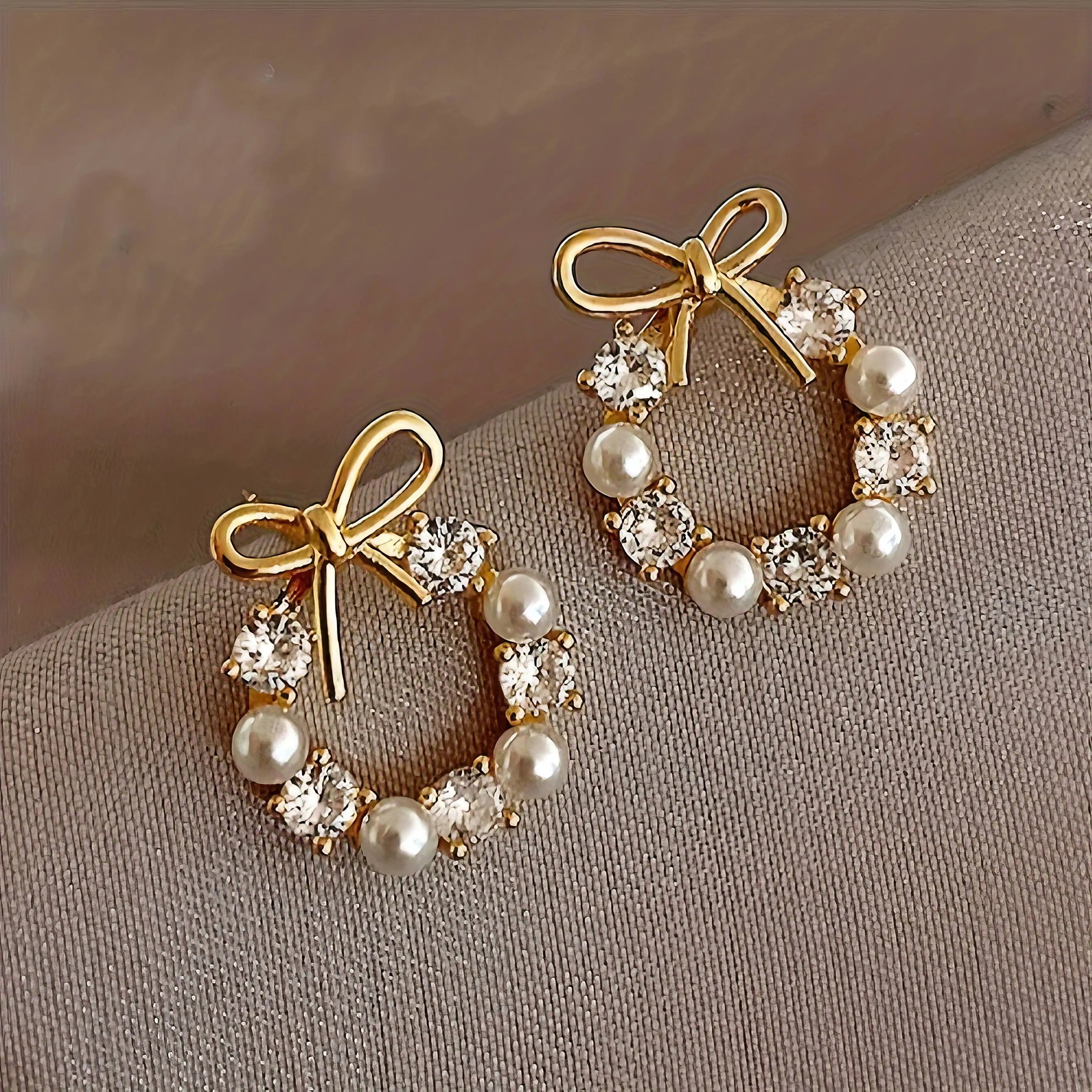 1/2 Pair of Christmas Pearl Earrings in Gold, Elegant Bow Earrings, Versatile and Exquisite Accessories, A Gift for Mom