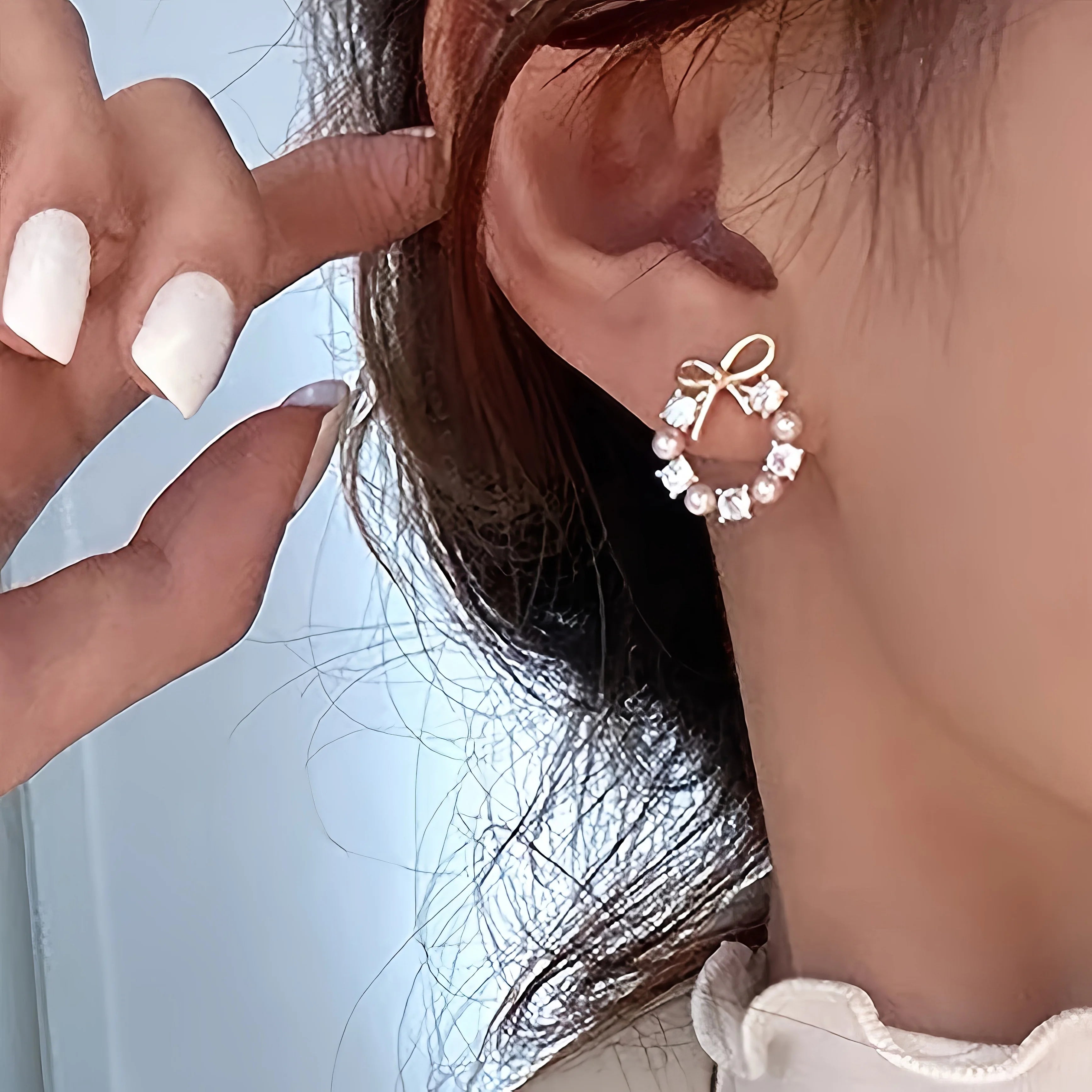 1/2 Pair of Christmas Pearl Earrings in Gold, Elegant Bow Earrings, Versatile and Exquisite Accessories, A Gift for Mom