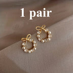 1/2 Pair of Christmas Pearl Earrings in Gold, Elegant Bow Earrings, Versatile and Exquisite Accessories, A Gift for Mom