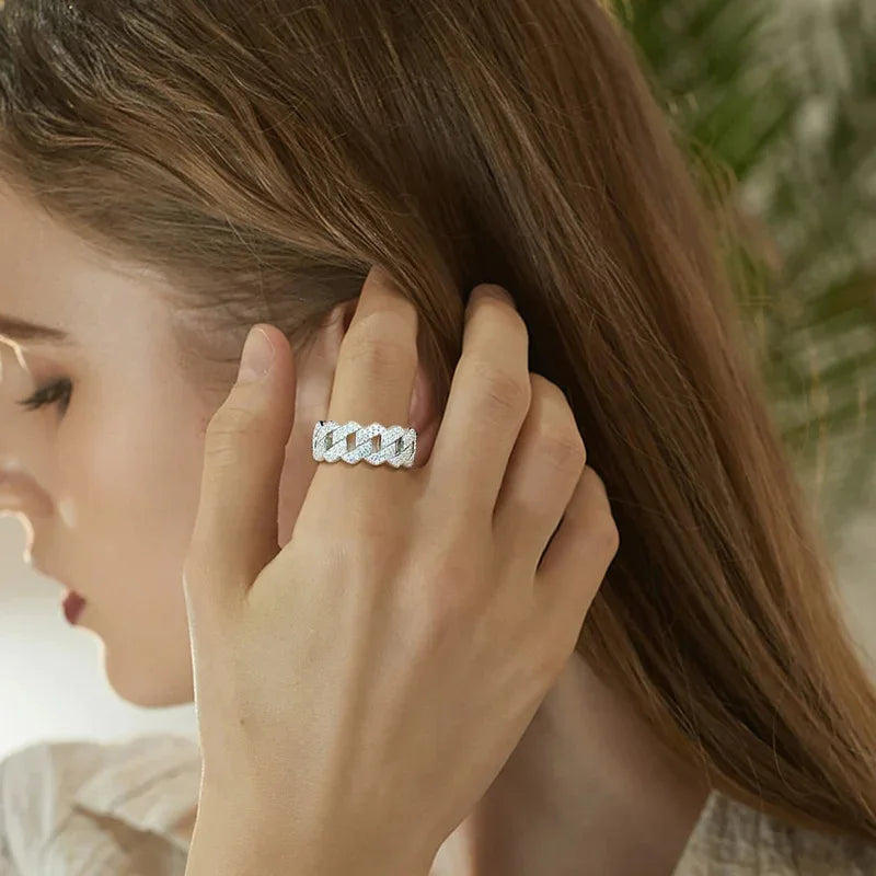 T0761 Luxury White Gold Diamond Ring Round Brilliant Cut Natural D Color Unisex Everyday Wear