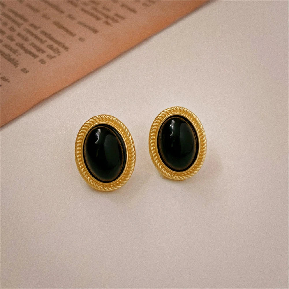 New Retro Gold Color Metal Line Black Oval Shaped Stud Earrings for Women Advanced Design Elegant Young Girls Party Jewelry