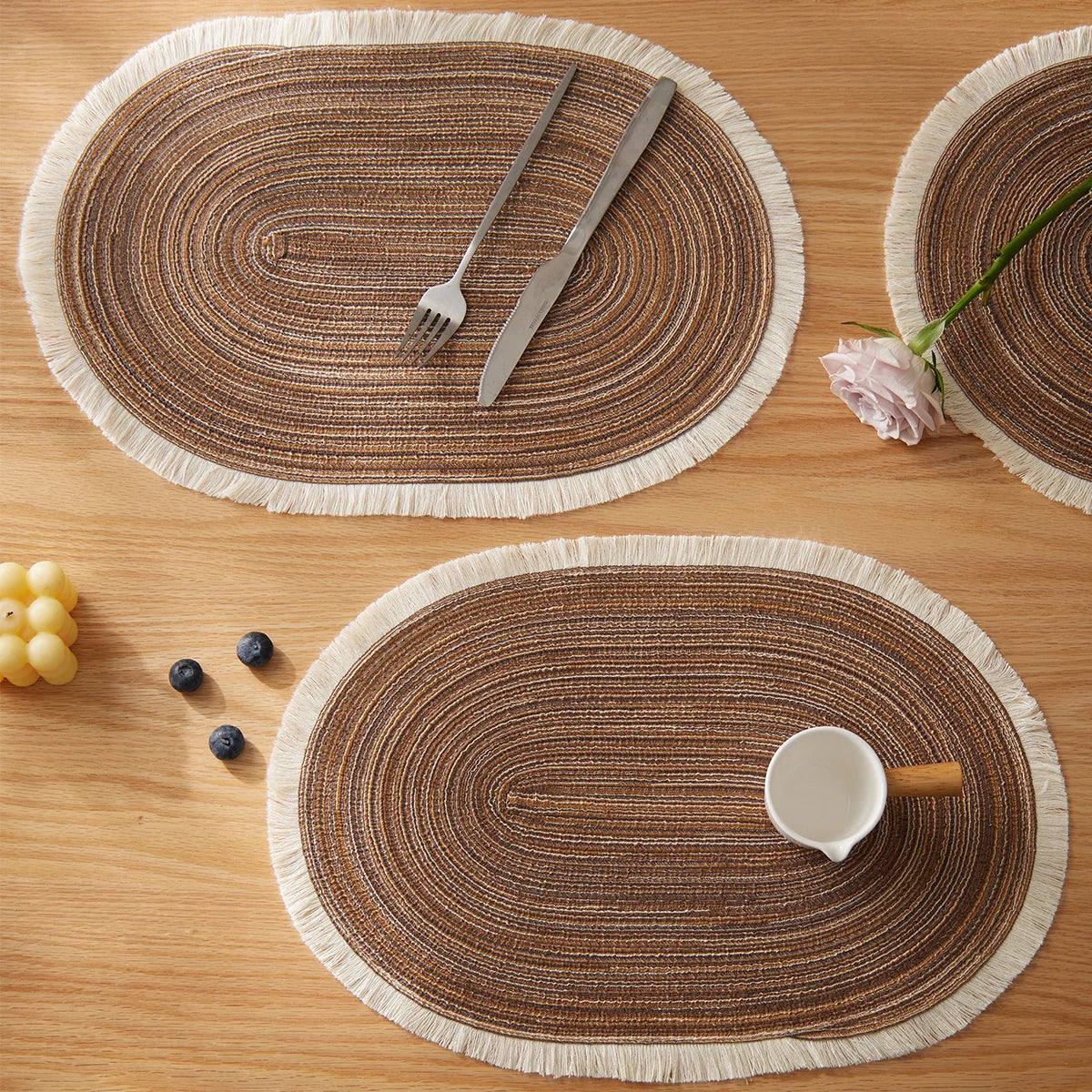 Set of 4 Oval Placemats Heat-resistant Table Mats Washable Non-slip Dining Table Mats