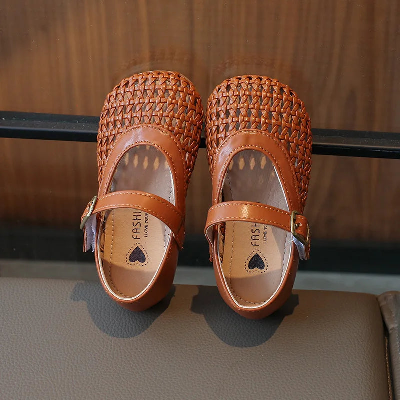 Kids Summer Breathable Woven Flats Shoes Hollow Out Princess Shoes Childrens Fashion Outdoor Sandals for Girls Daily Wear