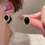 New Retro Gold Color Metal Line Black Oval Shaped Stud Earrings for Women Advanced Design Elegant Young Girls Party Jewelry