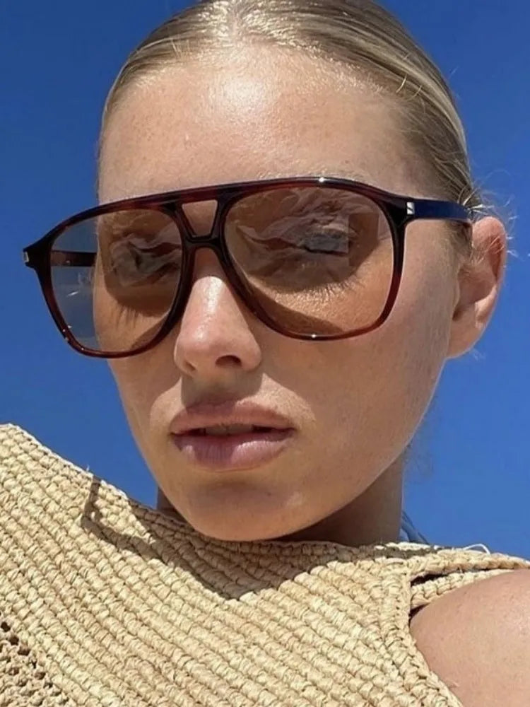 Vintage Double Beams Oversized Sunglasses Women Retro Brand Big Frame Rivet Sun Glasses Female Square Glasses Oculos De Sol