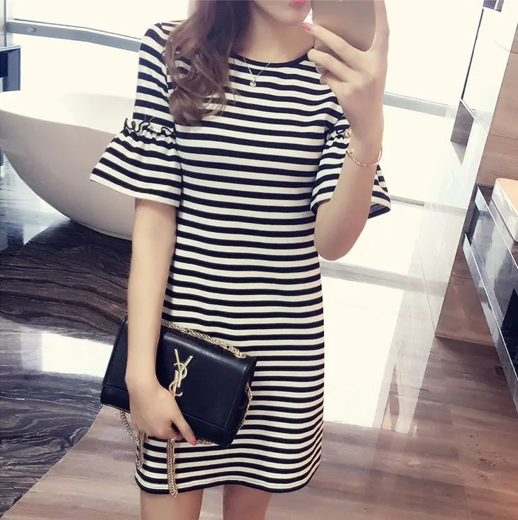 Summer 2026 Loose Long Sleeve T-Shirt Women's Fashionable Striped Dress Korean Style Streetwear Midi Skirt Short Sleeve