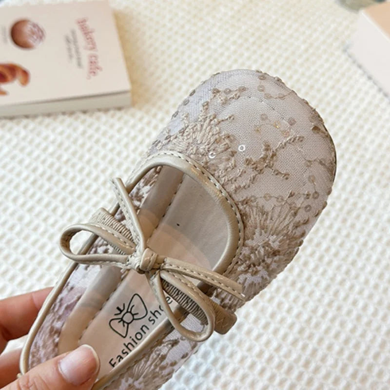 2026 Summer Kids Shoes Girls Sandals Lace Floral Princess Shoes Children Soft Sole Flat Party Dress Breathable Shoes