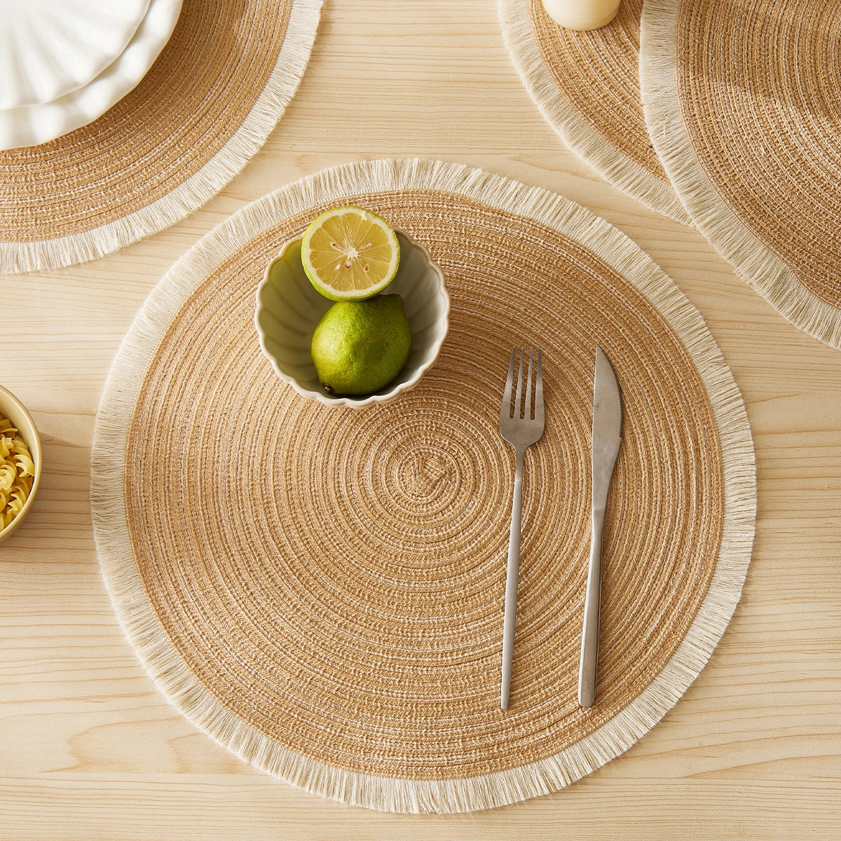 4pcs/set Hot Selling Fringe Eco-friendly Household Non-Slip Morden Style Table Woven Placemats Polyester Round Mat