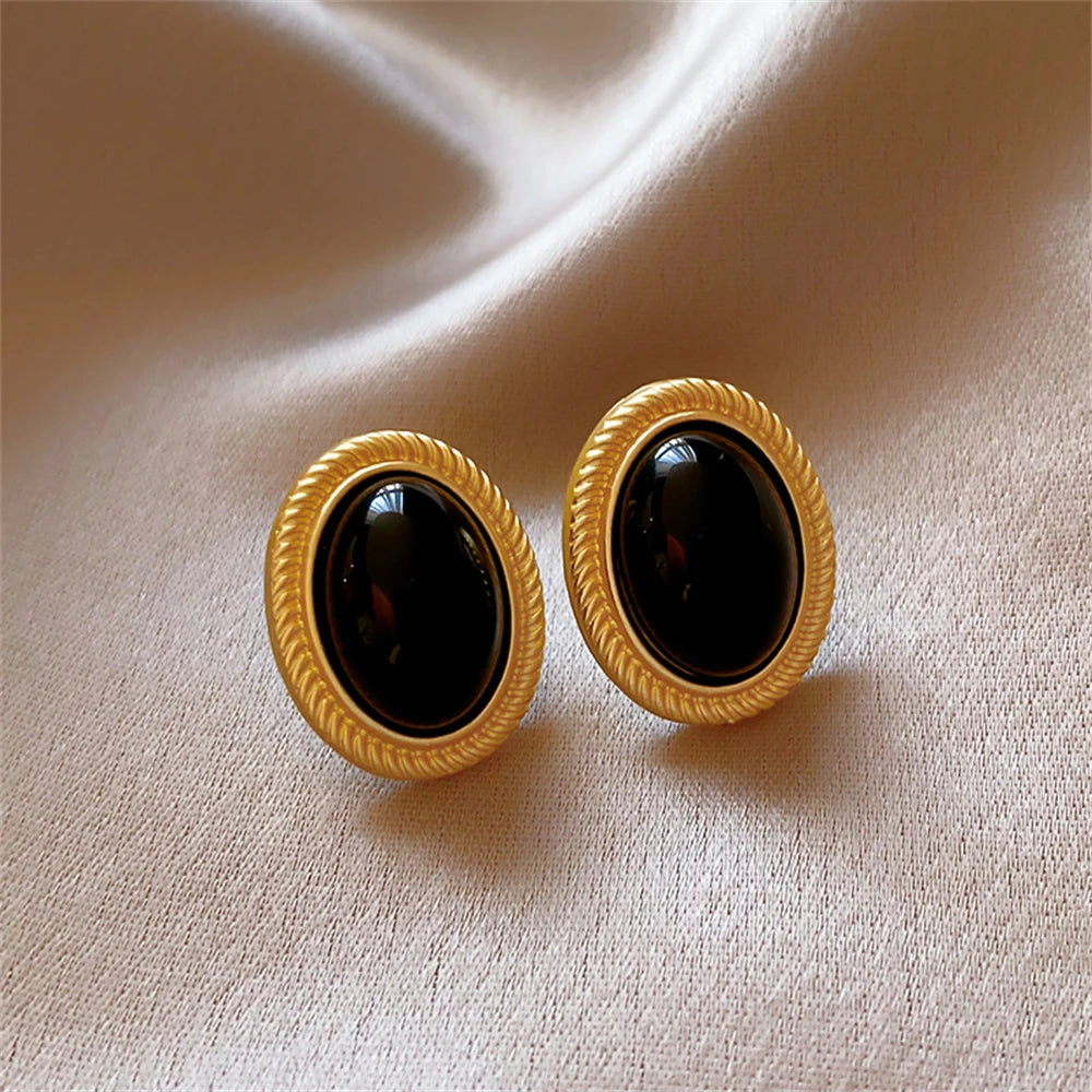 New Retro Gold Color Metal Line Black Oval Shaped Stud Earrings for Women Advanced Design Elegant Young Girls Party Jewelry