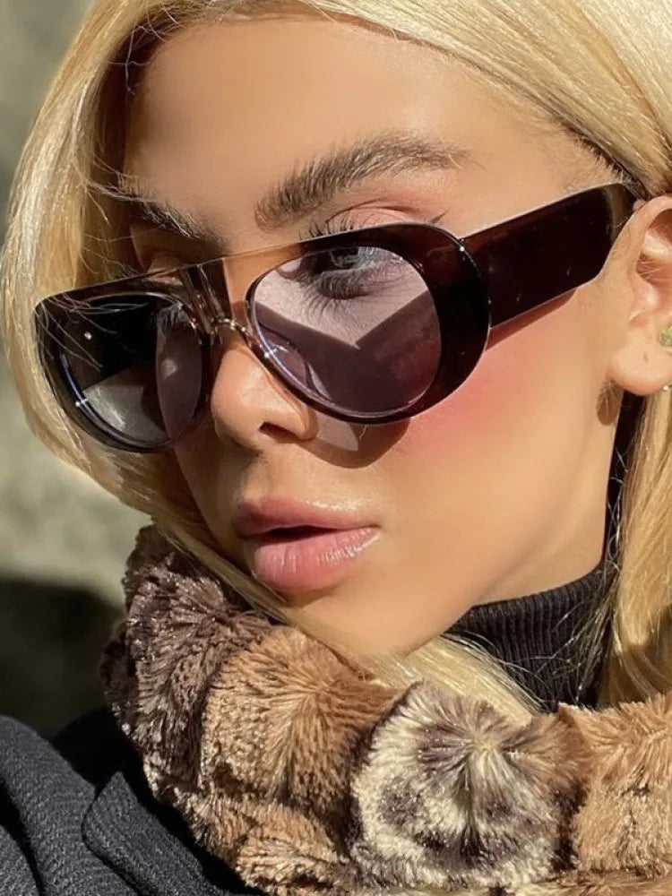 Retro Large Sunglasses for Women Fashionable Wide Legs New Large Frame Sunglasses Gradient Color Personalized Glasses Goggles