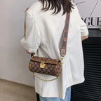 Women's Wide Shoulder Strap Bag Fashion Designers Retro Personality Shoulder Cylinder Crossbody Sling Bags Handbags For Women